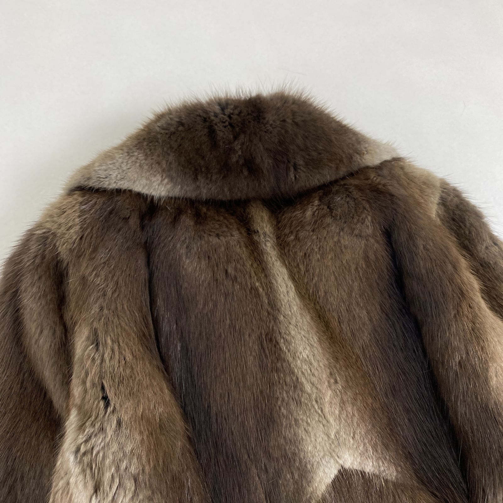 リアルファーコート 毛皮コート ロング丈 裏地刺繍 ブラウン L 【公式