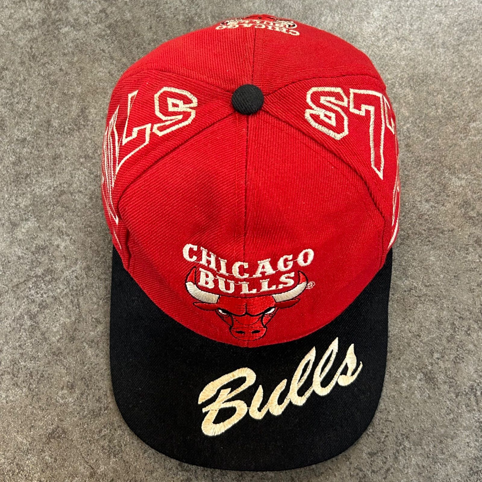 90s Vintage CHICAGO BULLS Logo Embroidery Baseball Cap RED/BLACK 