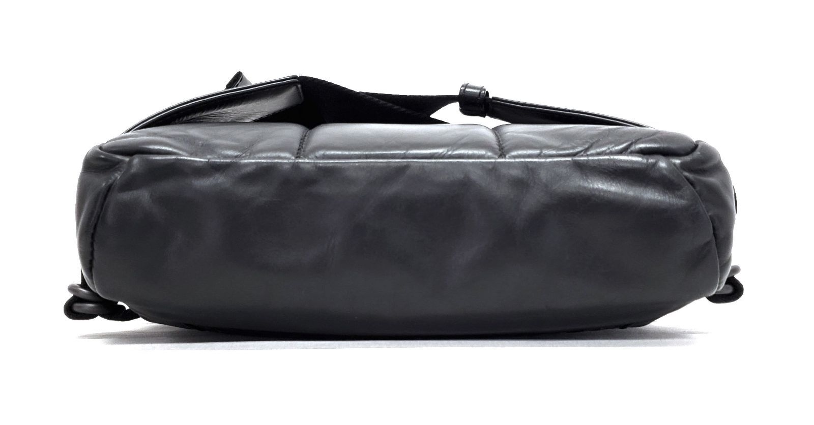 極 美品 BOTTEGA VENETA ボッテガヴェネタ イントレチャート レザー 本 