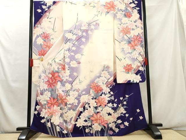 正絹振袖❤️人気愛らしい紺地に花々刺繍金彩金箔煌びやか漂う上品振袖 正絹振袖❤️人気愛らしい紺地に花々刺繍金彩金箔煌びやか漂う