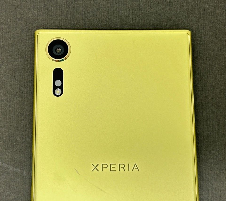 Xperia XZs シトラス softbank  32GB -HG263-