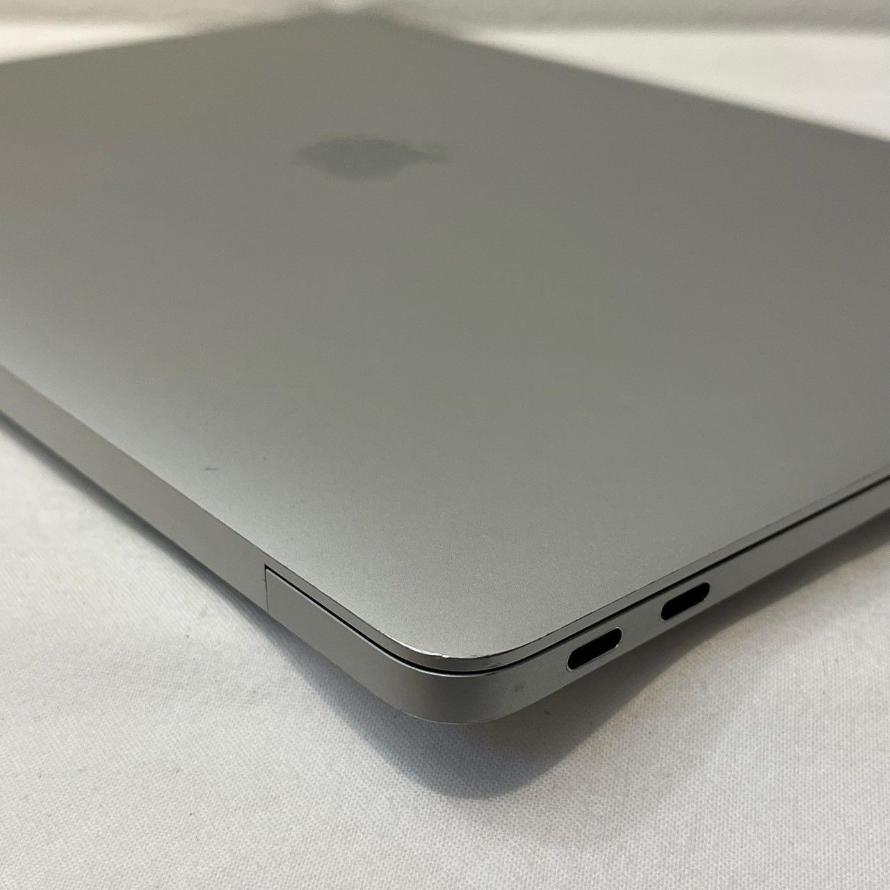 良品】MacBook/Air/M1/2020/シルバー/16GB/256GB/バッテリー84％/No