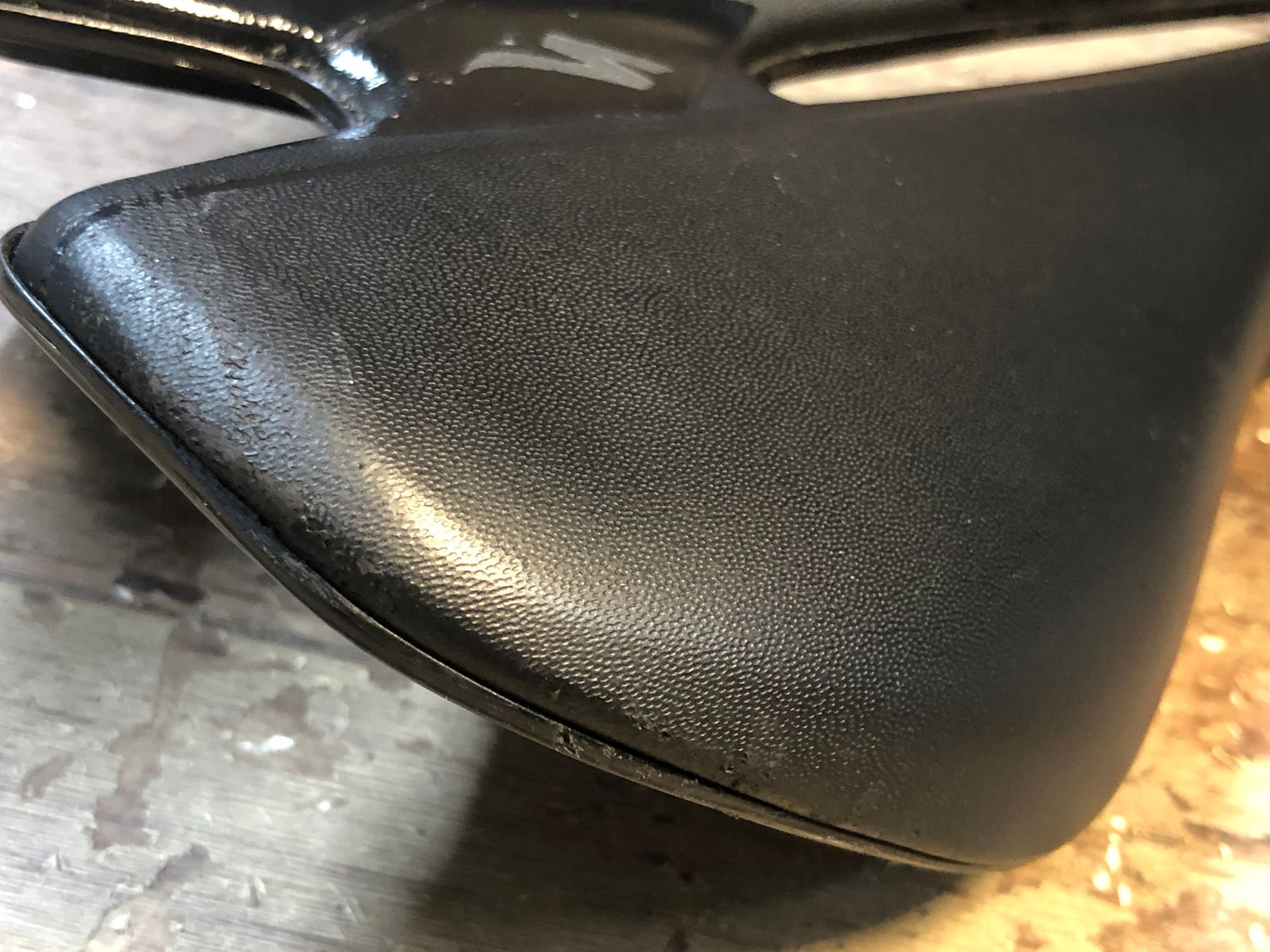 HD800 スペシャライズド Specialized TOUPE Pro サドル カーボンレール ※ガリ傷あり HD800 スペシャライズド Specialized TOUPE Pro サドル カーボン
