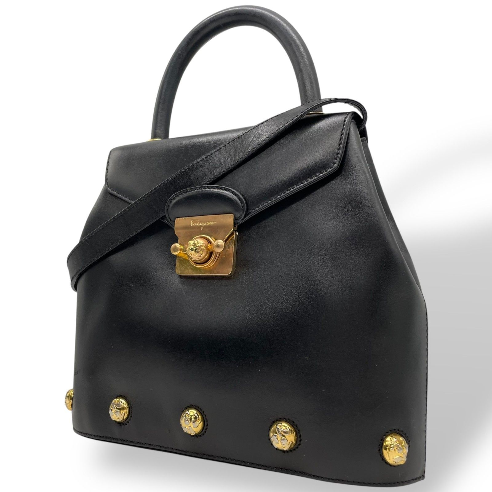 フェラガモ　レザー 黒 ショルダーバッグ スタッズ付き 美品 Salvatore Ferragamo サルヴァトーレフェラガモ レザー