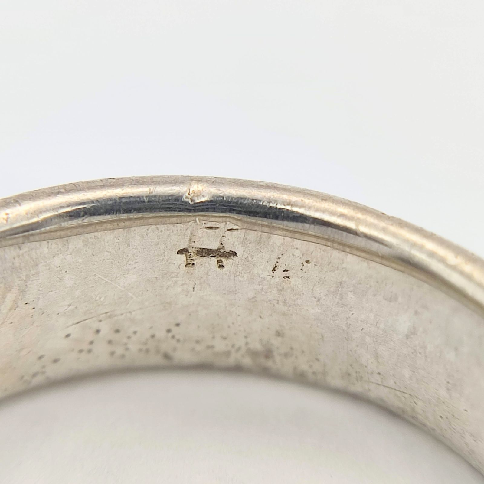 シルバーリング　美品silver サイズ約14号　シルバー925 2003 美品】シルバーリング SILVER シルバー925 14号 - メルカリ