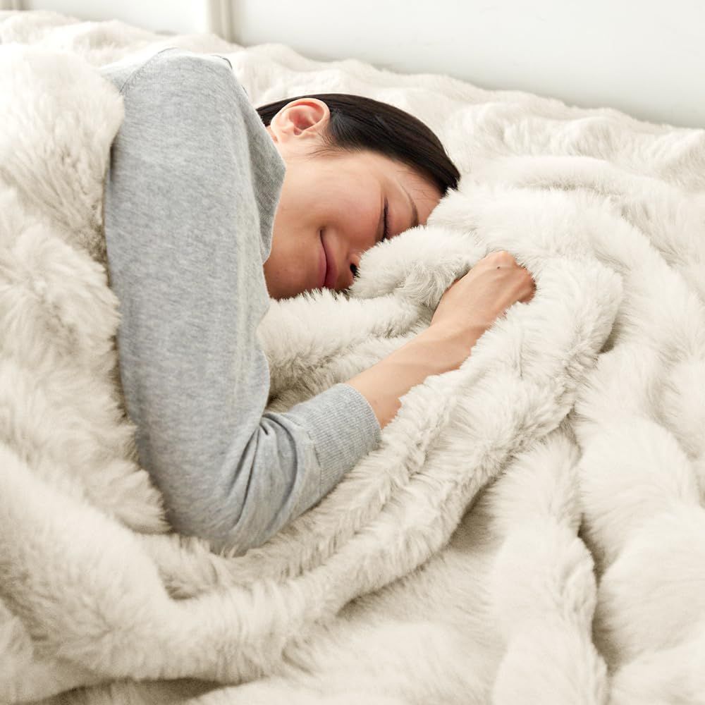  Color アイボリー_Size ダブル_Style 単品 アイリスプラザ もこふわ毛布 ブランケット ずっと触れていたいタッチ感が癖になる2枚合わせのひざ掛け毛布 安心の低ホルムアルデヒド 静電気防止加工 ダブル アイボリー 快眠サポート 布団 毛布 寝具