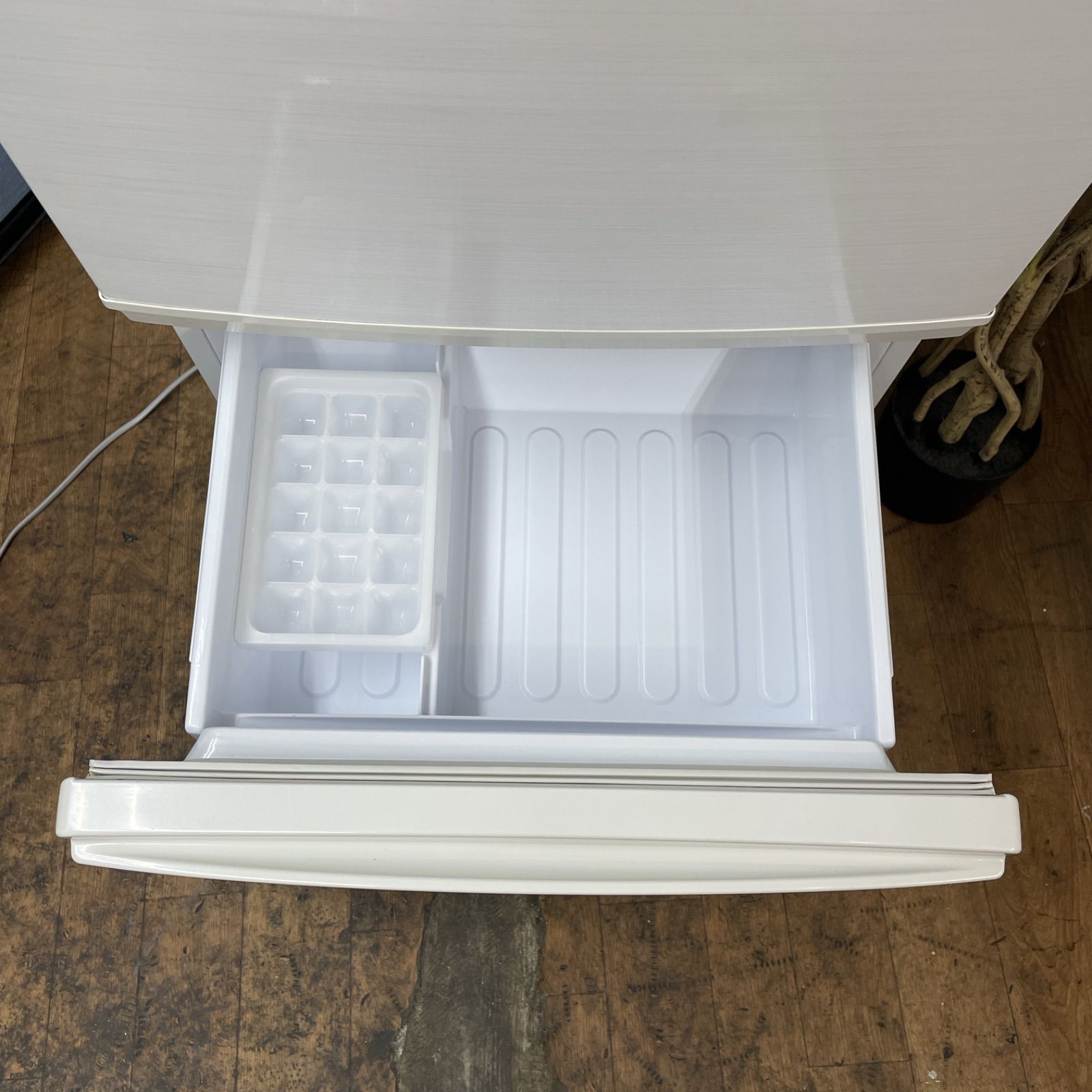 SHARP中古冷蔵庫 152L 2024年製 形名SJーDー15KーW シャープ製2024年式152L中古冷凍冷蔵庫 SJ-D15K-W