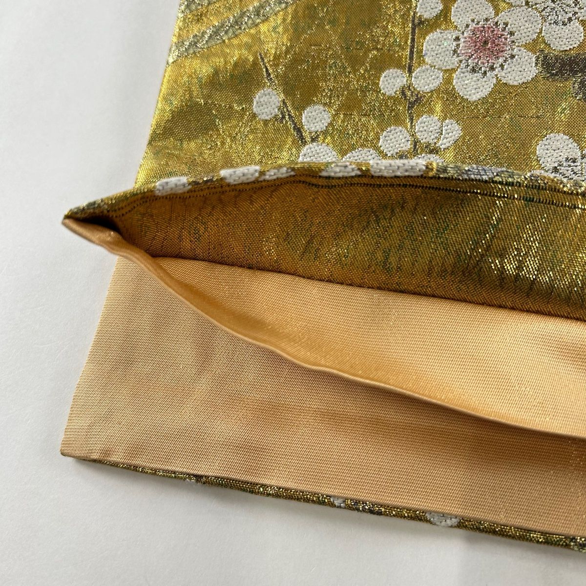 袋帯 美品 秀品 振袖向き 枝梅 鈴 箔 金糸 金色 六通 正絹