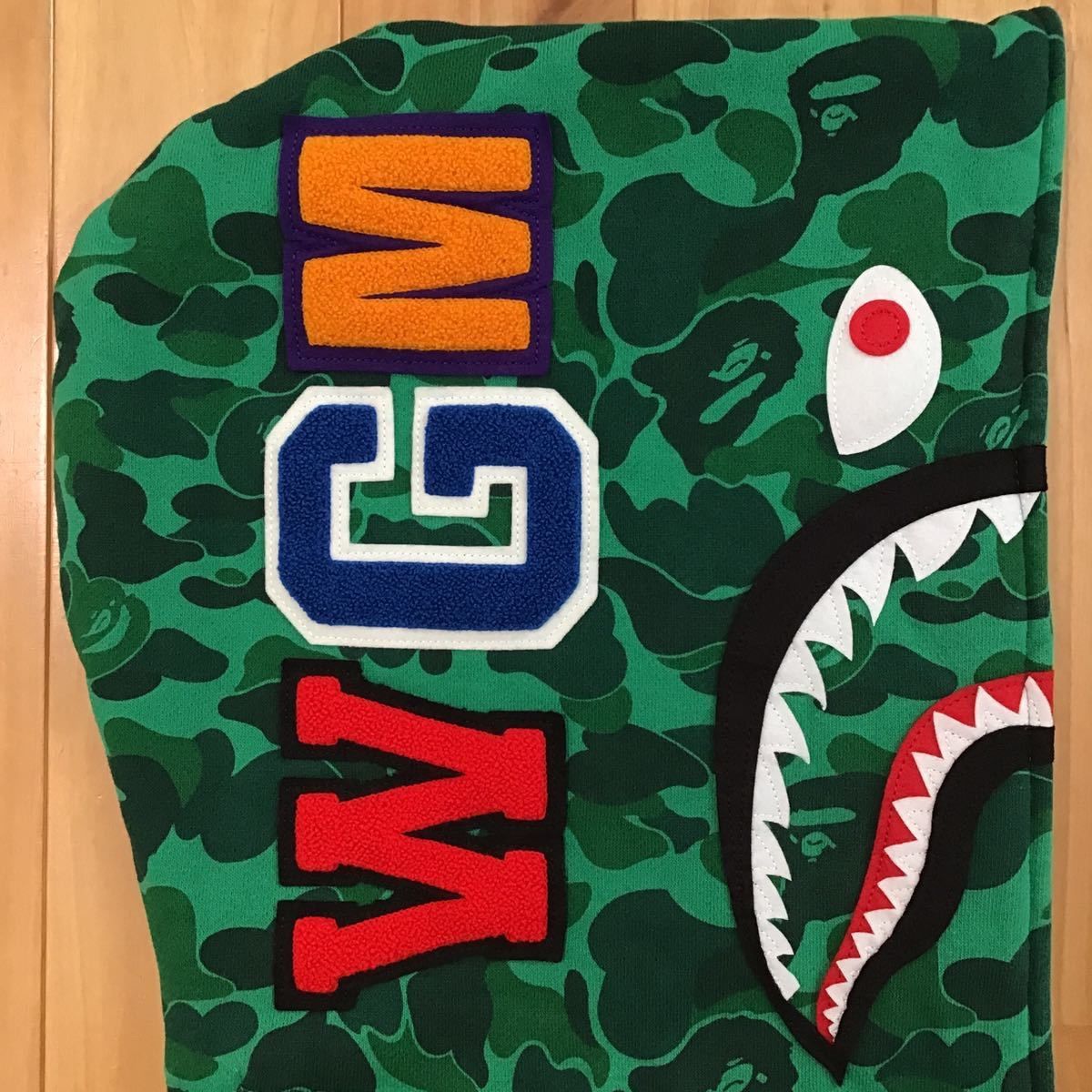 BAPE 渋谷限定 カラー カモ シャークパーカー - メルカリ