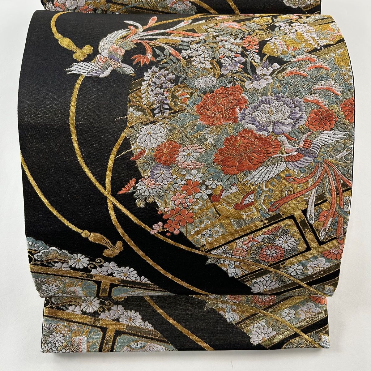 袋帯 美品 秀品 尾長鳥 牡丹 刺繍 箔 墨色 六通 正絹 【中古