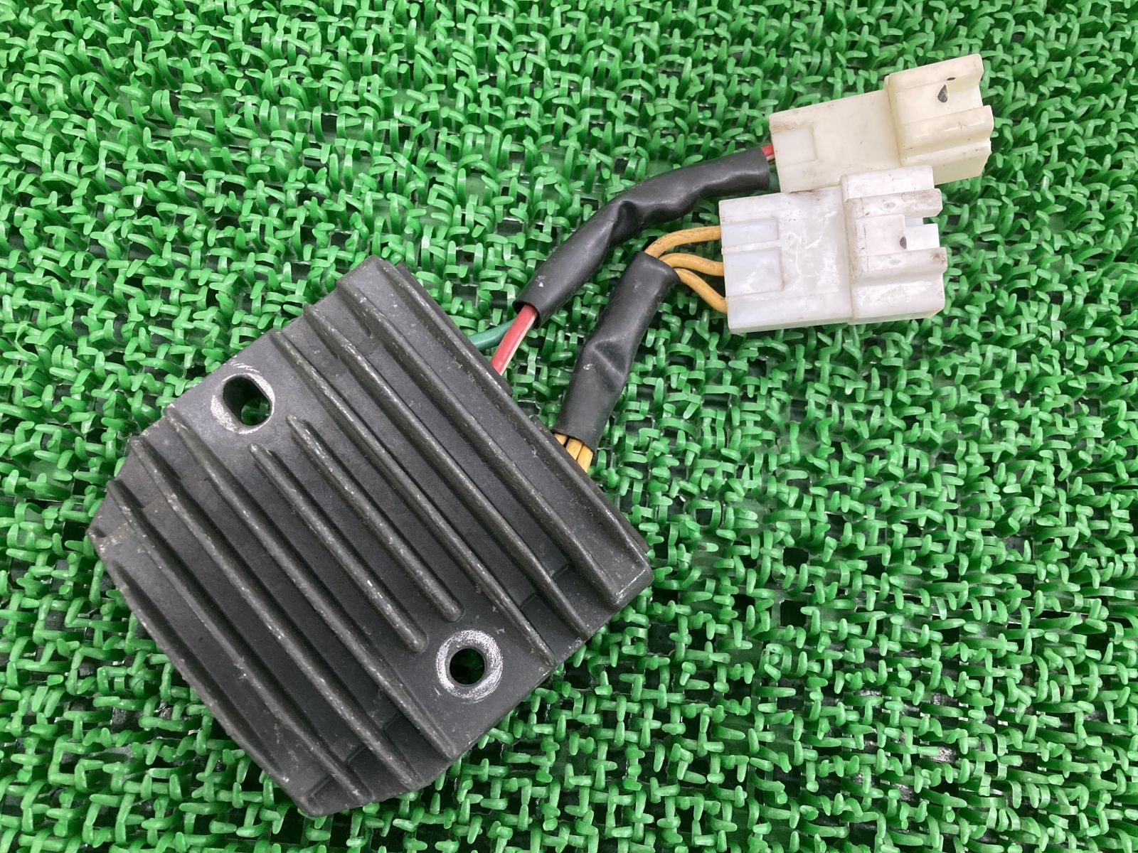 フォルツァ レギュレター ホンダ 純正 中古 バイク 部品 レギュレーター レクチファイアー 機能的問題無し 品薄 希少品 車検 Genuine