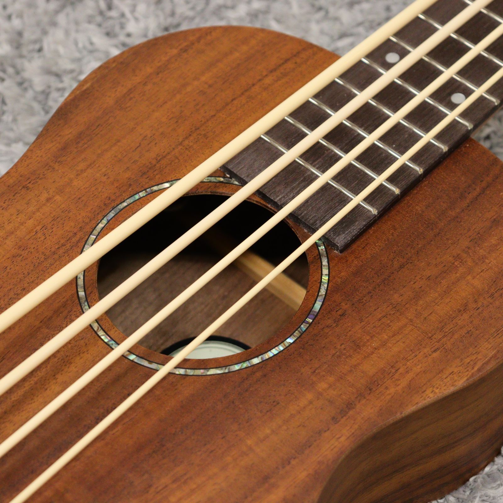 ウクレレベース