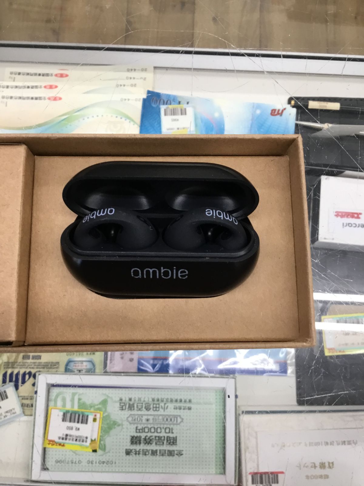 レビュー】神すぎる「ながら聴きイヤホン」の『ambie sound earcuffs