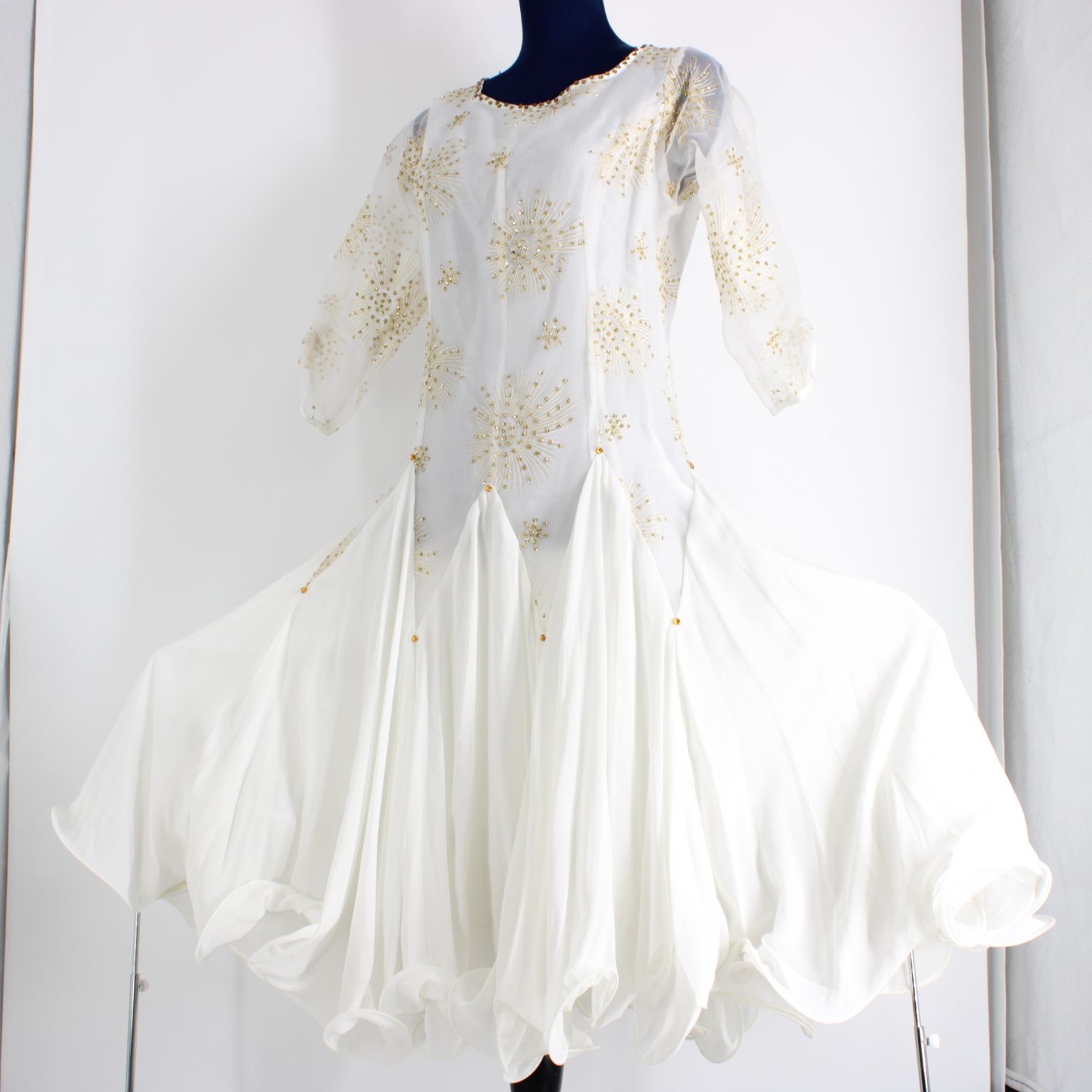 【美品 日本製社交ダンス衣装】ワンピース ドレス Day Dream 黒 白 美品 日本製社交ダンス衣装】ワンピース ドレス 白 ホワイト 金