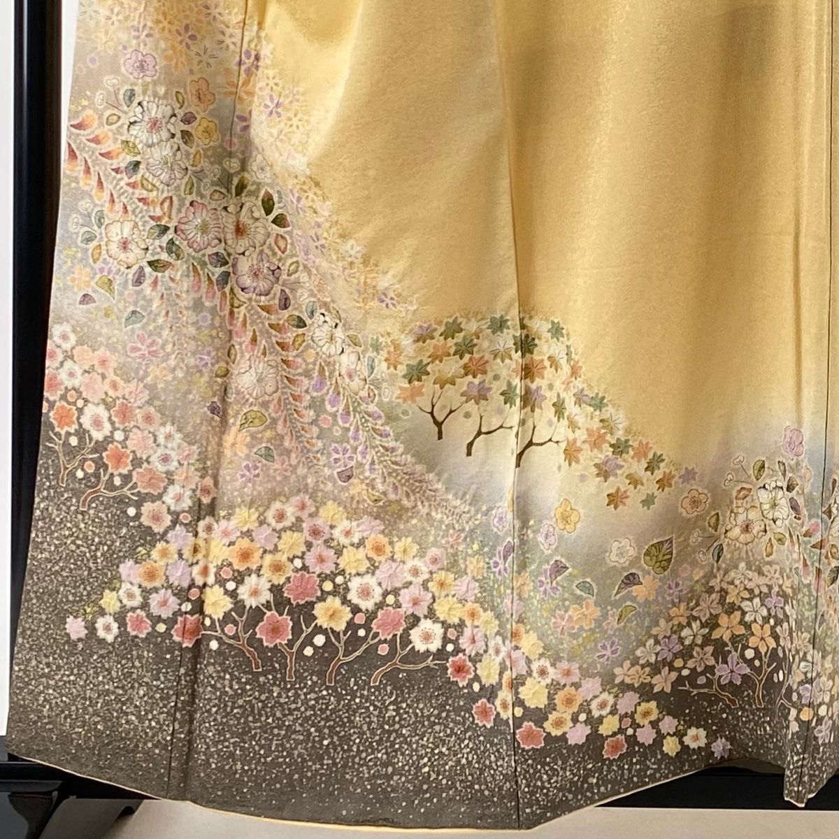 未着用 付け下げ 刺繍 菊 松 七宝 鹿の子 金糸 着物 112a d