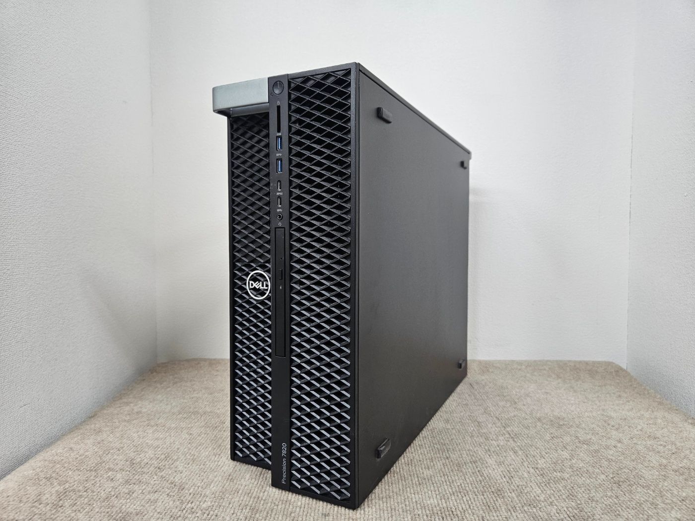 クリエイター向けAI研究 Dell Precision T7820 Xeon G 5122 8コア16スレッド メモリ128GB SSD 1TB NVIDIA Quadro P2000