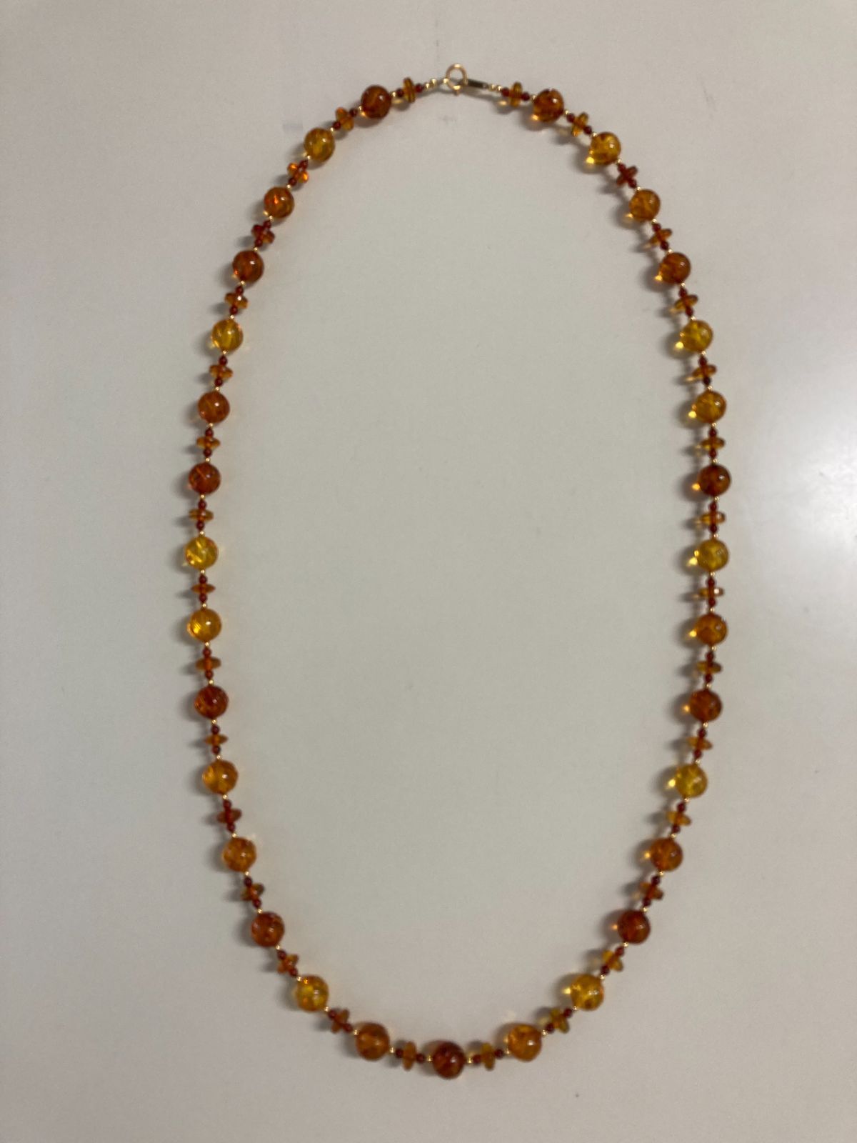 琥珀ネックレス、バルト海地方産、金具はK18製で、専門店より出品です  
