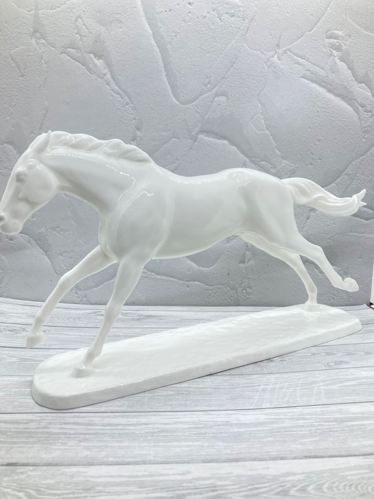 新品】希少品 ノリタケ スタジオコレクション 裸馬 馬 うま 置物