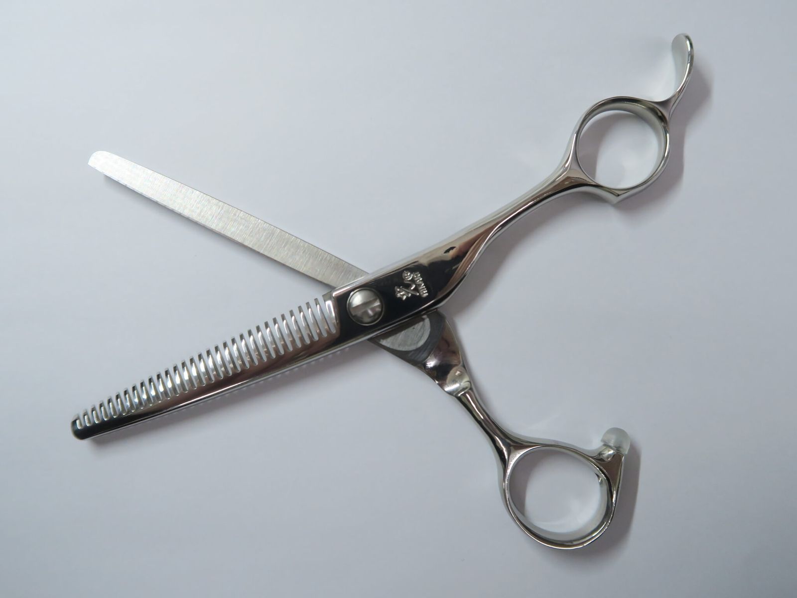 光シザー HIKARI ヒカリ　E-7 楽天市場】Bランク【光シザー HIKARI ヒカリ】 E-7 シザー 美容師