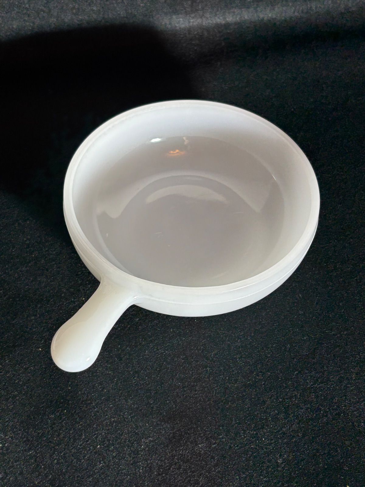 グラスベイク ミルクガラス 取手付き キャセロール ワンハンドル