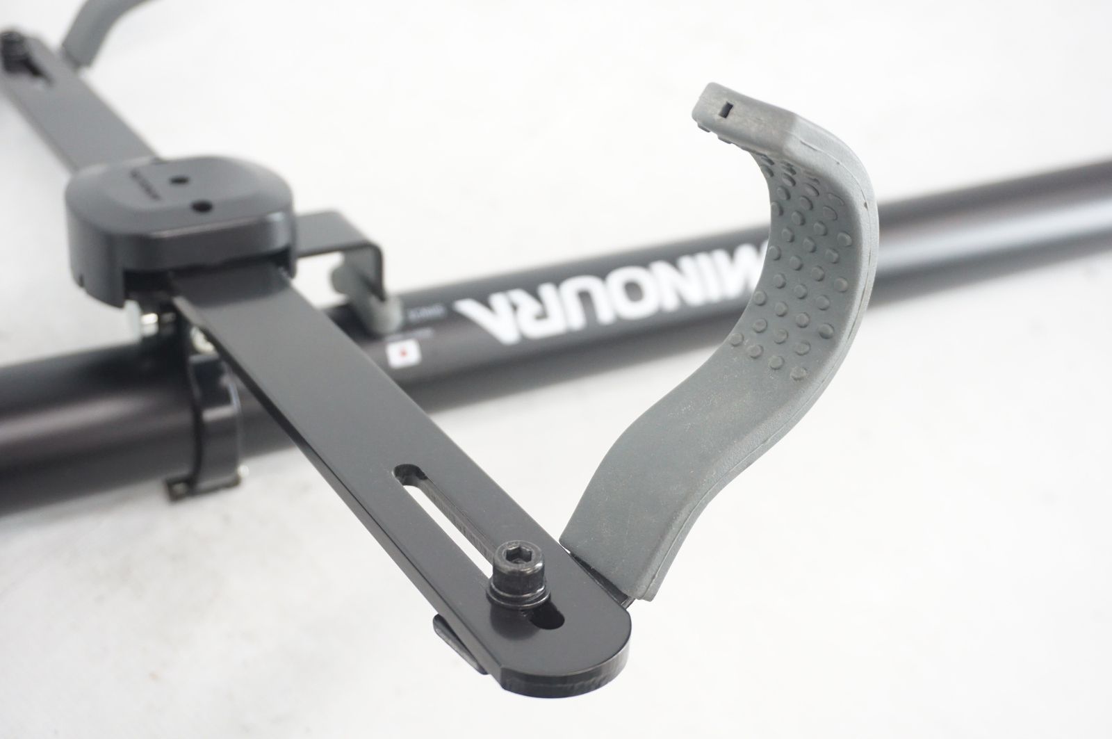 天井突っ張り式