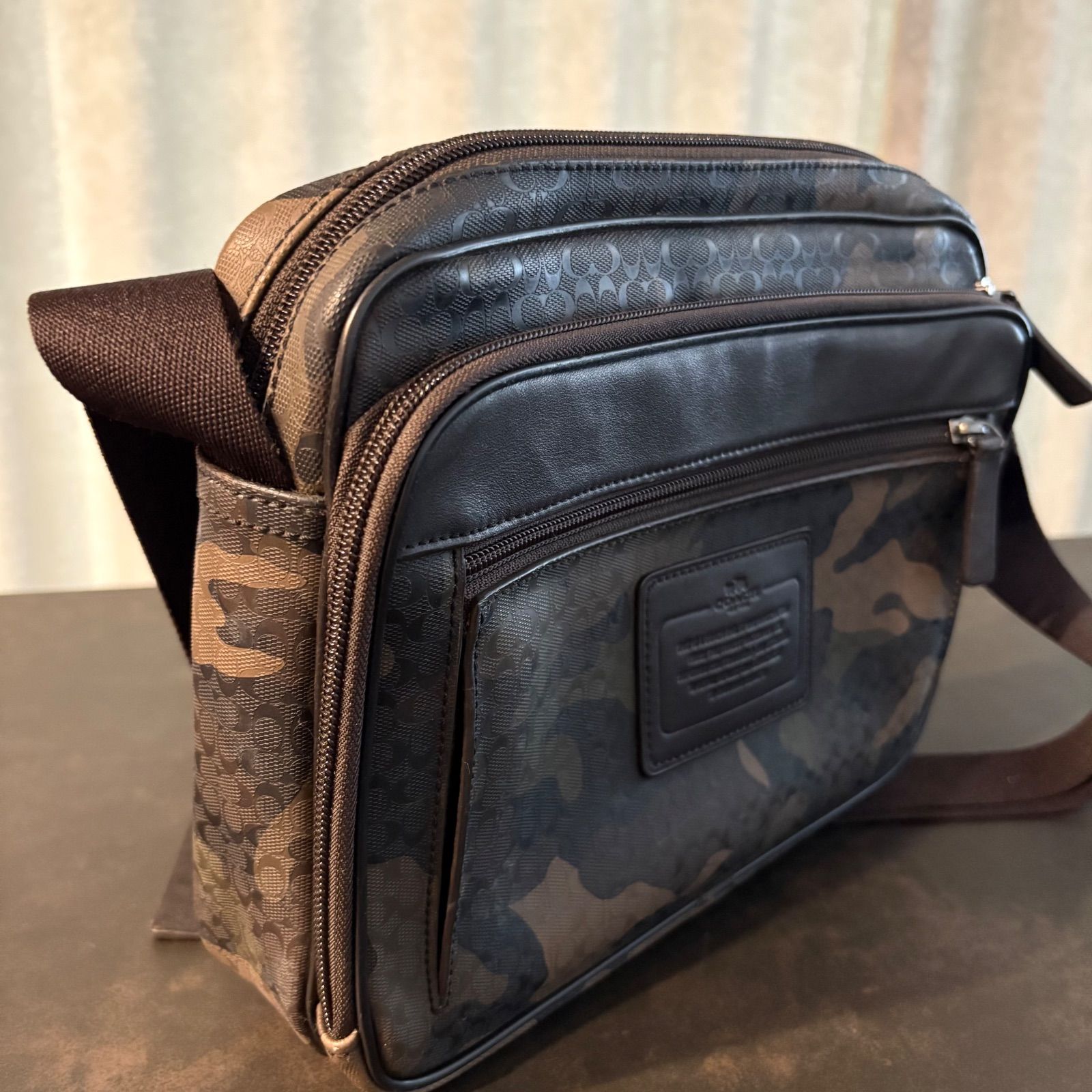 COACH コーチ ショルダーバッグ メッセンジャーバッグ 肩掛け PVC 