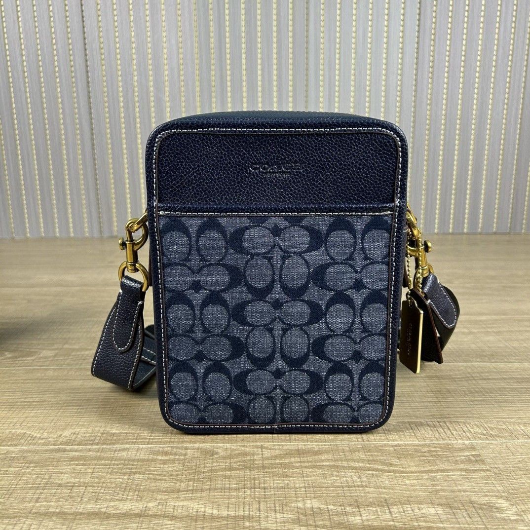 ◇定番人気◇COACH CG996 ネイビー ロゴショルダーバッグ - メルカリ 