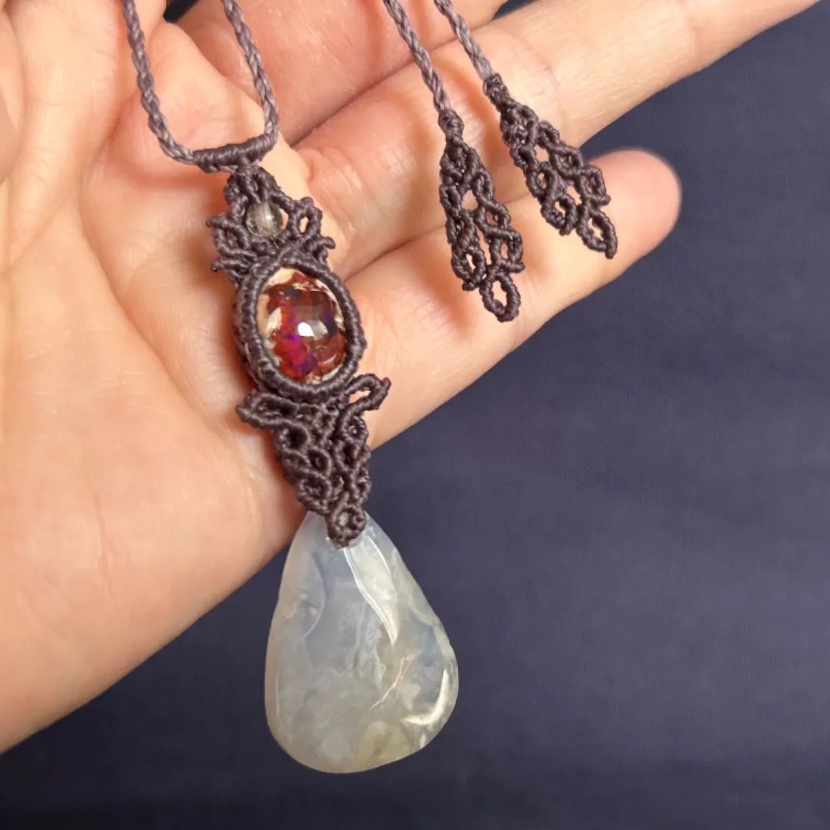 最高 カンテラオパールとブルーレースアゲートのマクラメネックレス 30