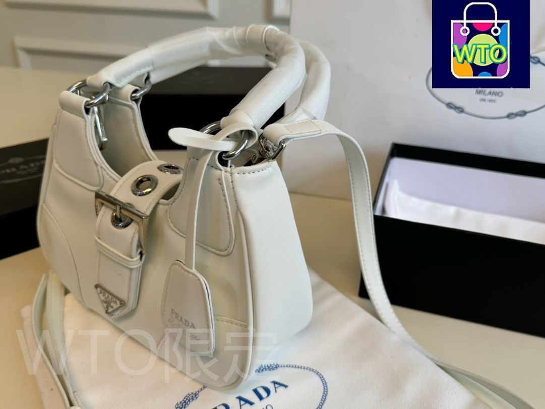 【PRADA】ムーン ショルダーバッグ/送料込 PRADA ムーン パデッドナッパレザー バッグ (PRADA/ショルダー