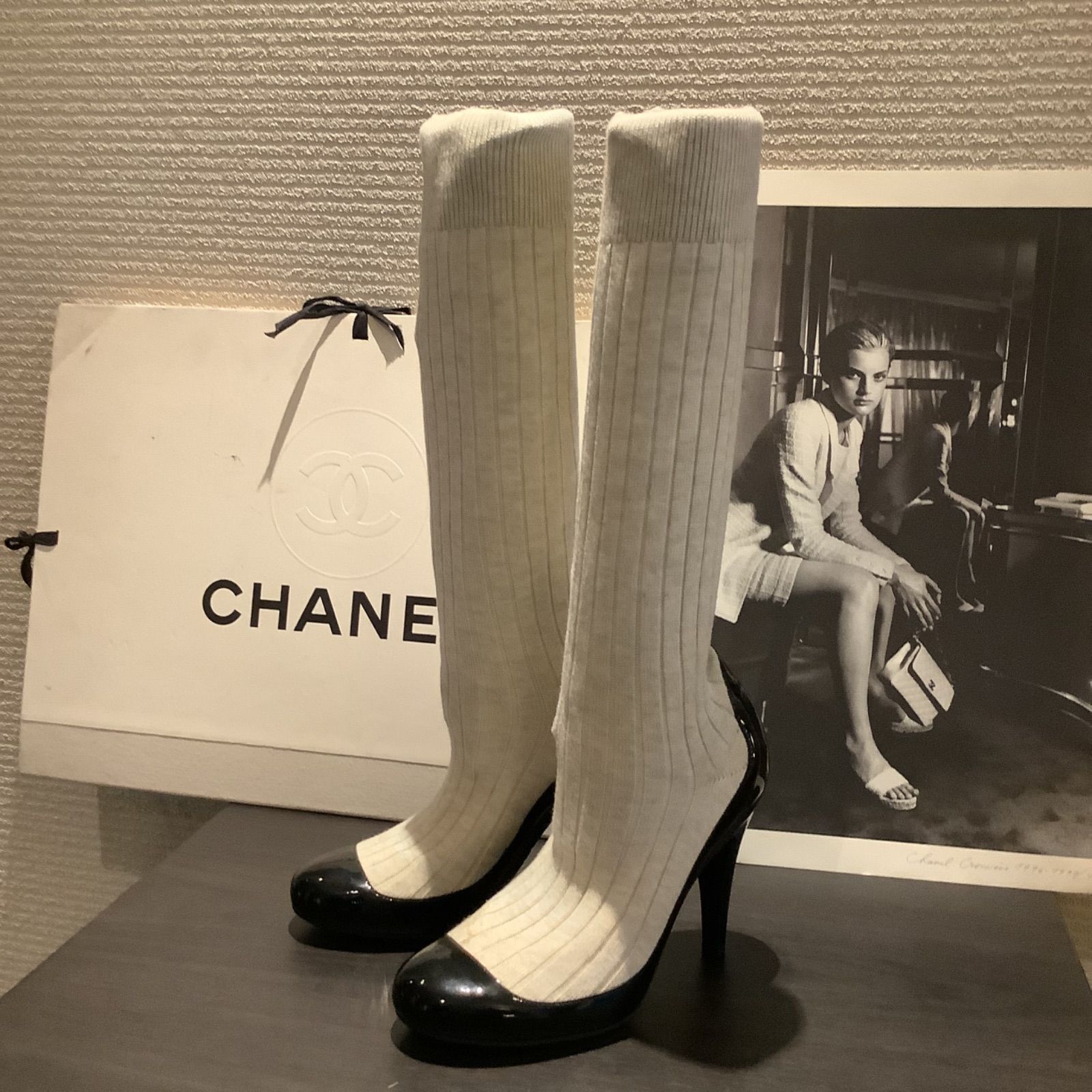 CHANEL シャネル　バイカラー　刺繍　ココマーク　ハイヒール　パンプス　美品 CHANEL - 新品同様!シャネル ココマーク刺繍 バイカラー