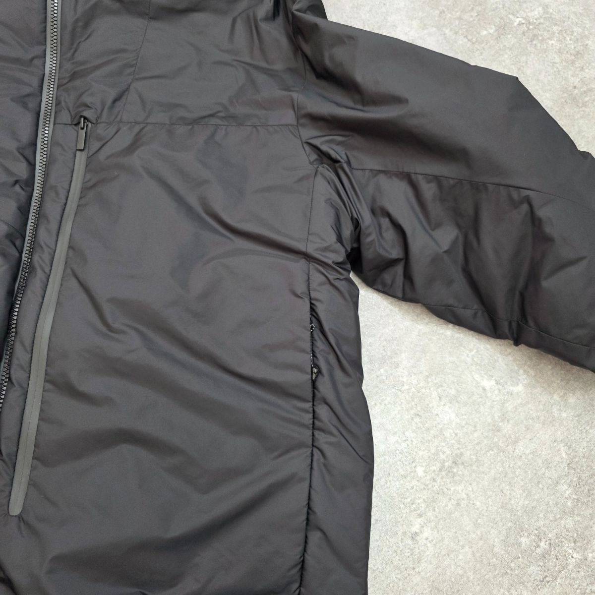 ☆23年製 MONCLER (モンクレール) DOUBS ダブルス 薄手 ライト ダウン 