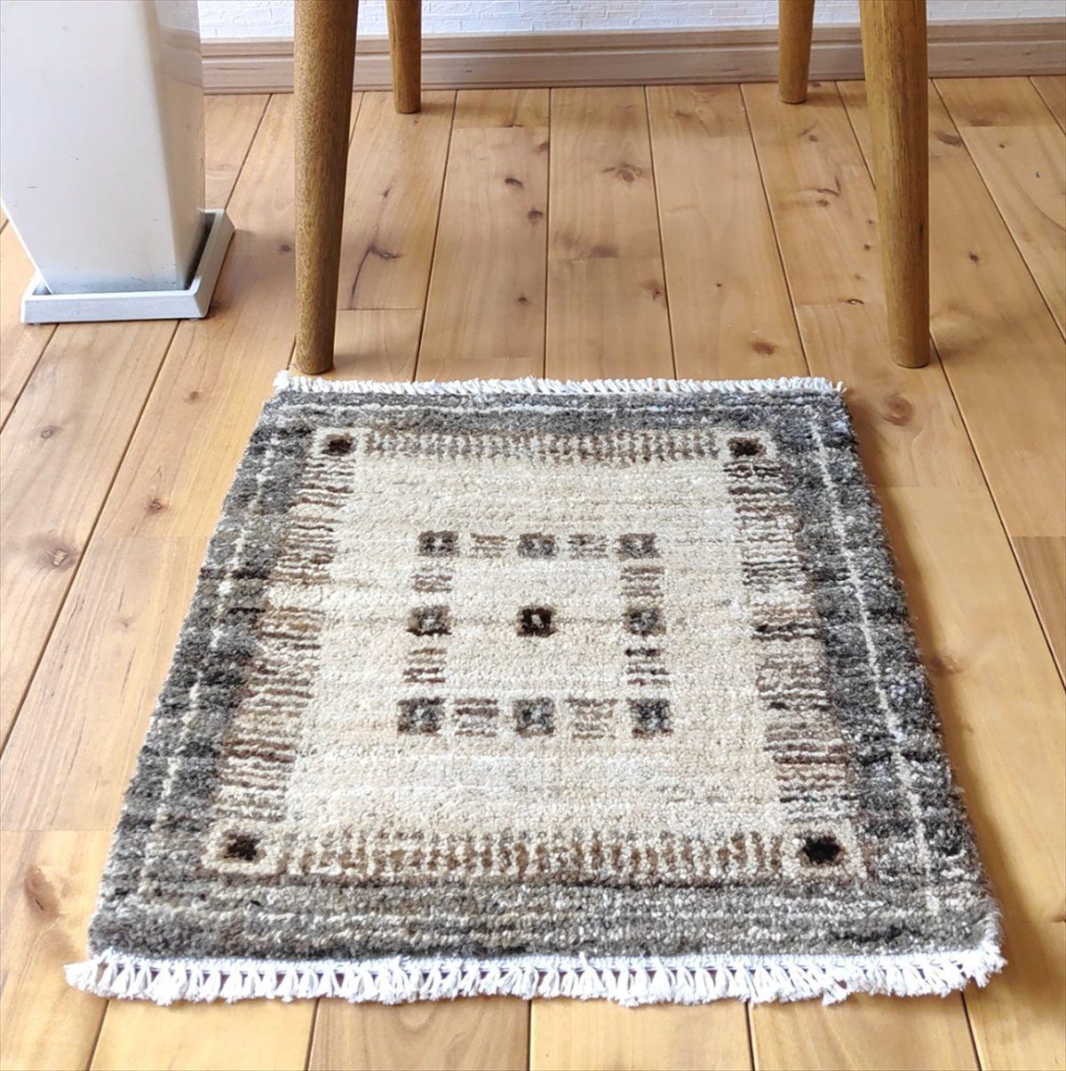 ガゼニ ギャッベ トルクマン族 ミニマット ラグ 無染めウール 40x40cm BP108 MARWIL-DEMENAGEMENTS_CH