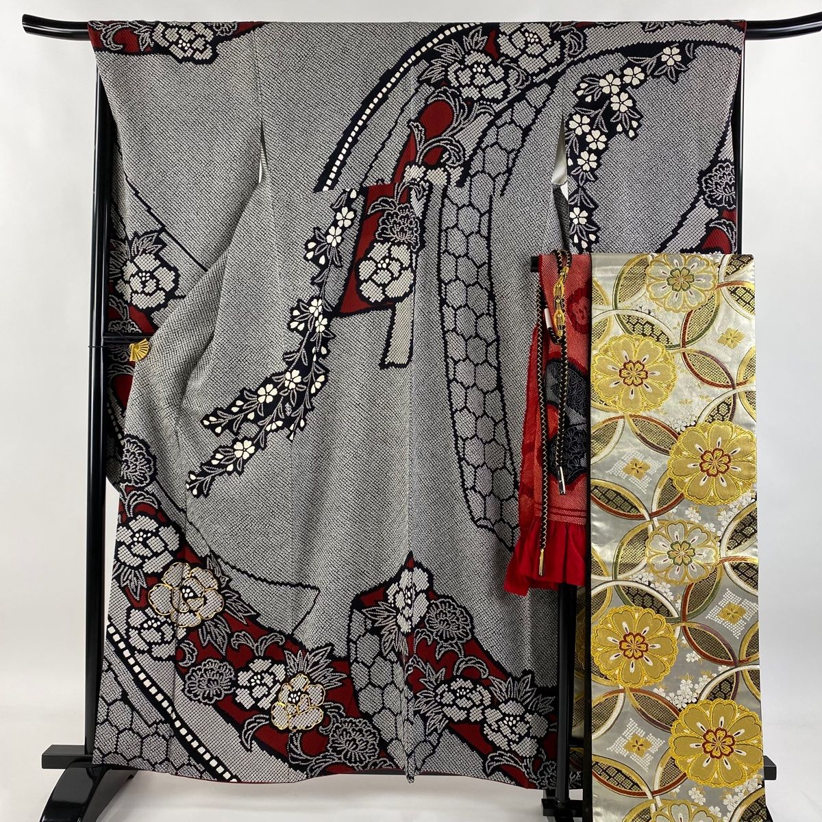 振袖 身丈160.5cm 裄丈67.5cm L 袷 袋帯フルセット 牡丹 桜 総絞り 金糸 黒 正絹 秀品