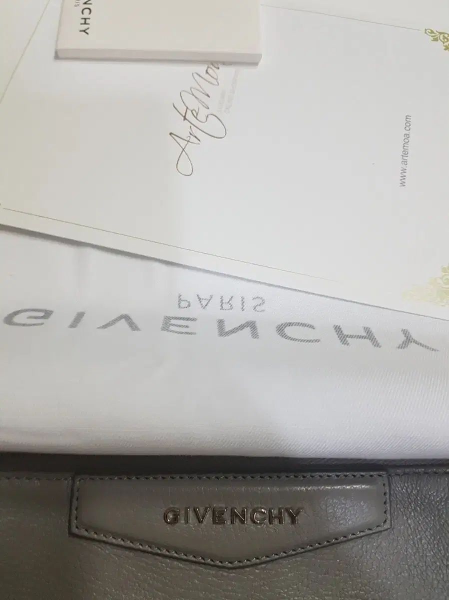 GIVENCHY ワインレッド セカンドバッグ クラッチバッグ GIVENCHY