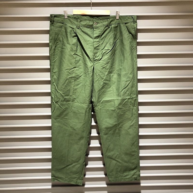 【Deadstock】Swedish Army Utility Pants スウェーデン軍 タック入り ユーティリティ パンツ ミリタリーパンツ size：E108 (W43 L31.5) オリーブグリーン ビッグサイズ デッドストック【PI】