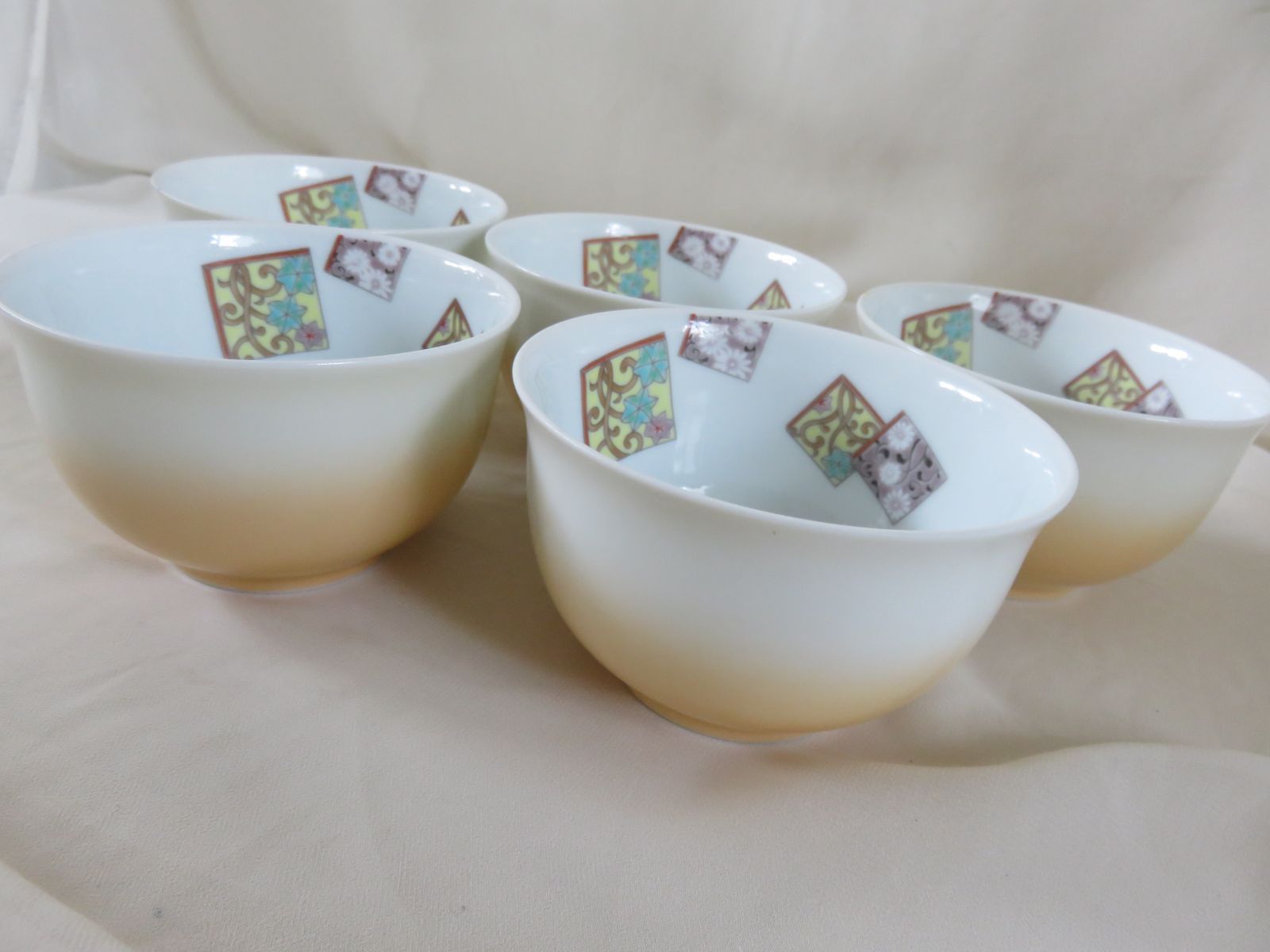 深川製磁 牡丹金ミル 蓋付き湯呑み 5客(深川製磁)｜売買