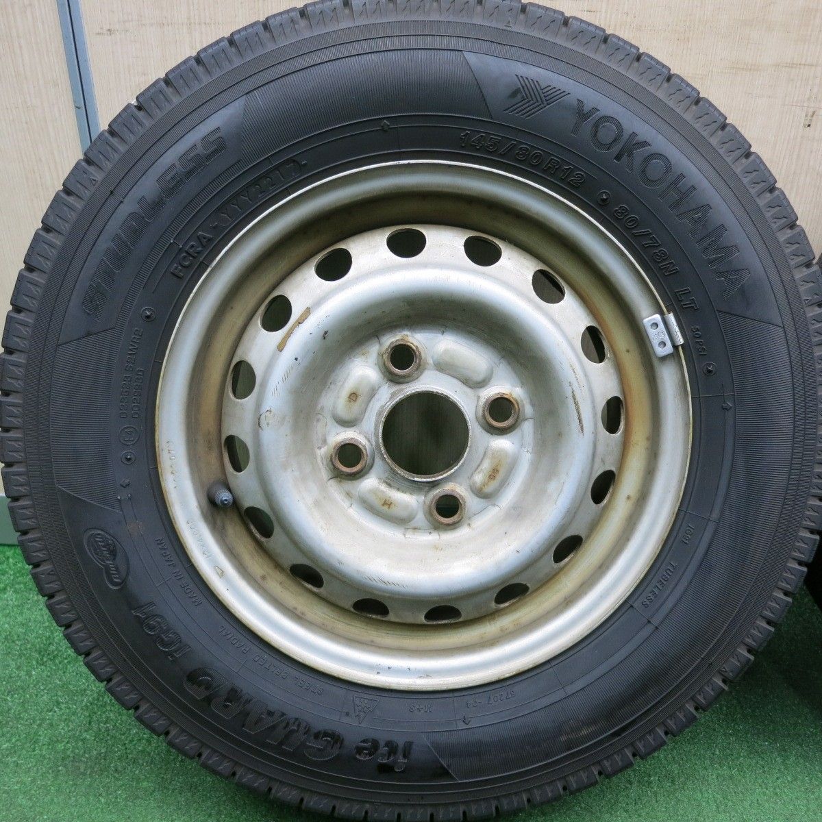 送料無料* バリ溝！ほぼ10分☆スタッドレス 145R12 8PR 145/80R12 ブリヂストン ブリザック VL1 ヨコハマ アイスガード  iG91 スチール PCD100/4H☆4042901HAス - メルカリ