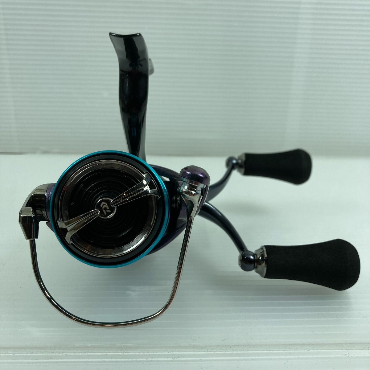DAIWA - ττDAIWA ダイワ リール スピニングリール 23 エメラルダス RX FC LT2500S-H-DH 3336492 Amazon.co.jp: DAIWA 23 Emerald RX FC LT2500S-H-DH Eging Reel