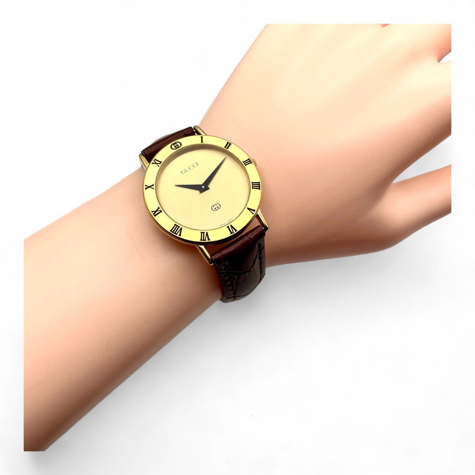 新品電池/稼働　グッチ　腕時計　3000M ローマンベゼル　クォーツ　メンズ グッチ 3000M ローマンベゼル 稼働品 GUCCI 腕時計 ヴィンテージ