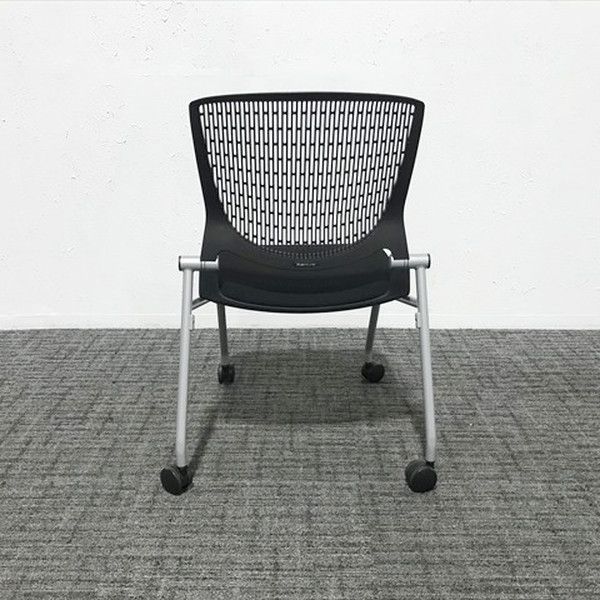 スタッキングチェア 肘無 グラータ 背パッド無 キャスター付 オカムラ ブラック