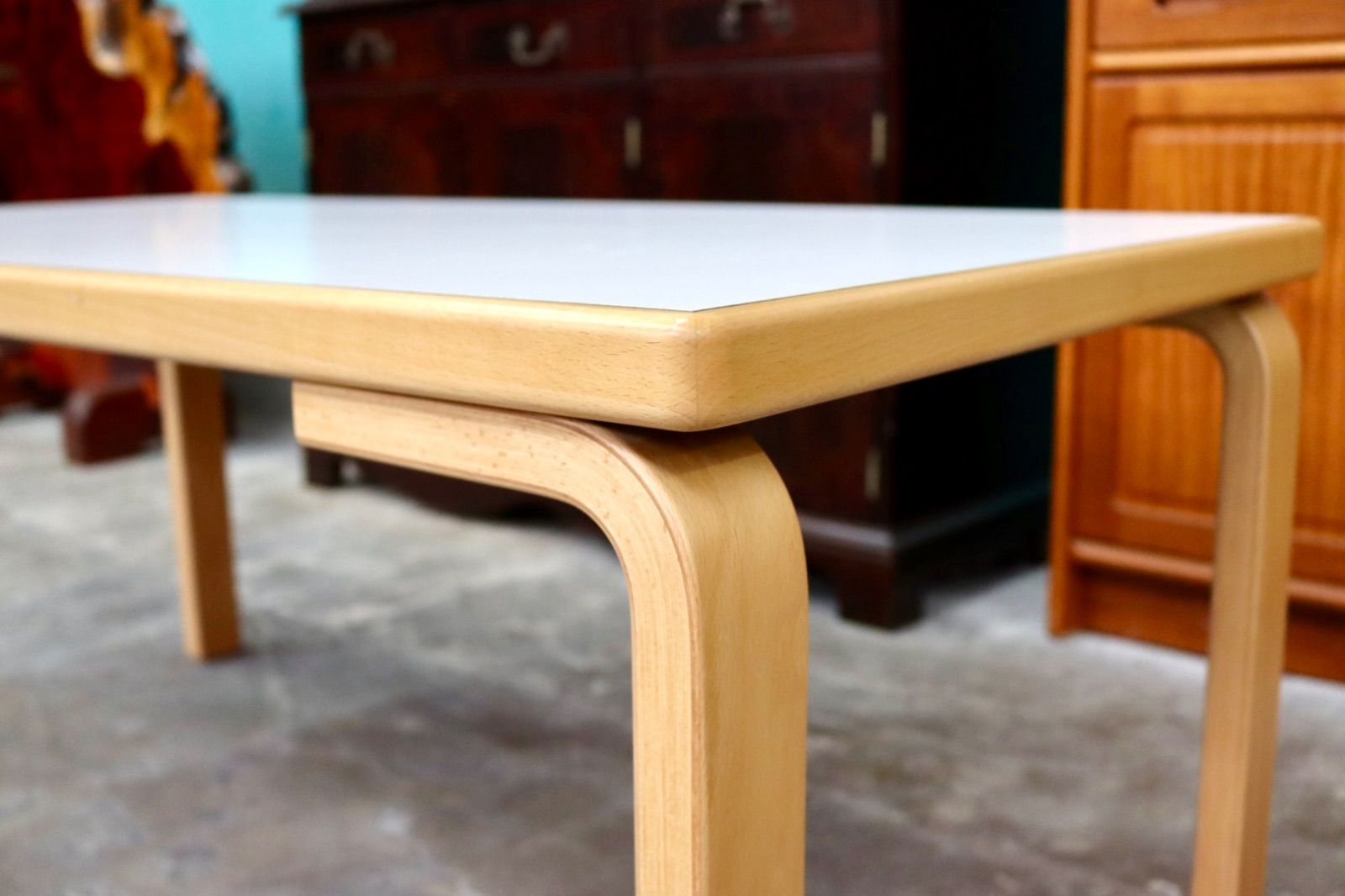 子ども用テーブル