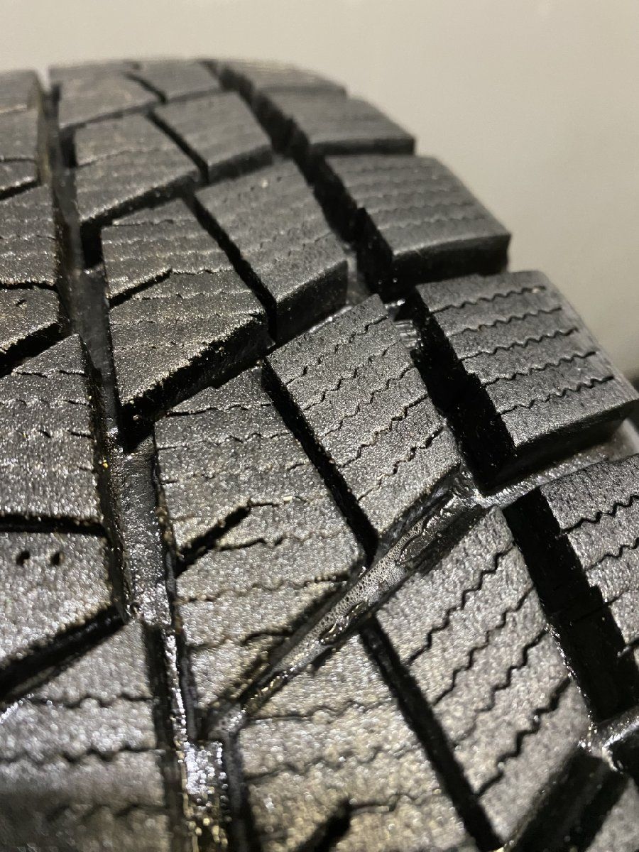 BS BRIDGESTONE BLIZZAK DM-V1 215/65R16 16インチ スタッドレス 4本 20～21年製 バリ溝 ハイエース  エクストレイル等　(KTN011)