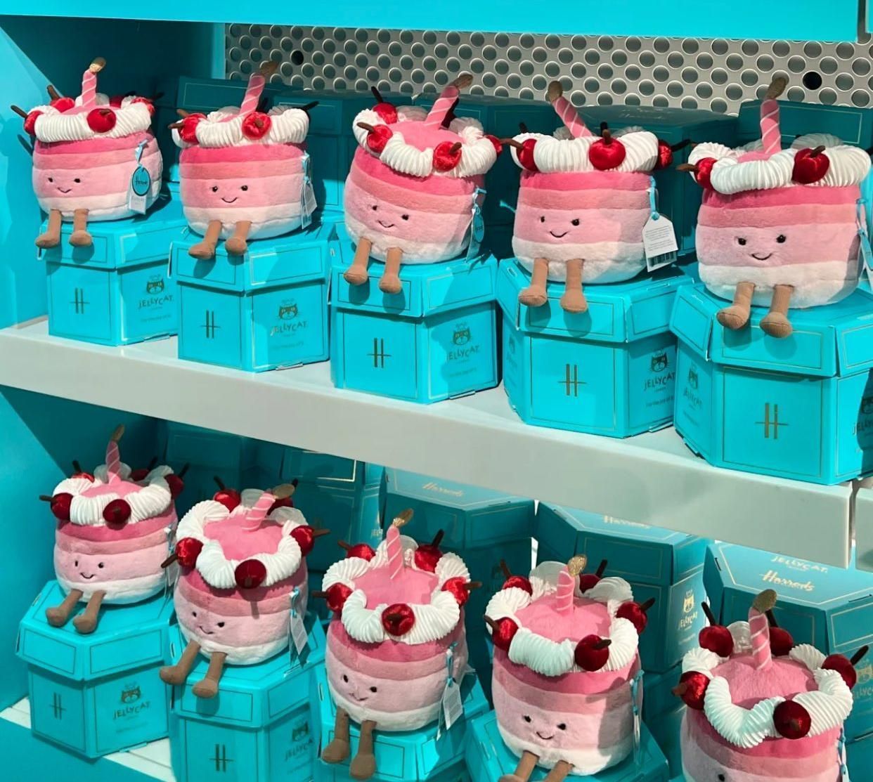 JELLYCAT ピンクのチェリーケーキ