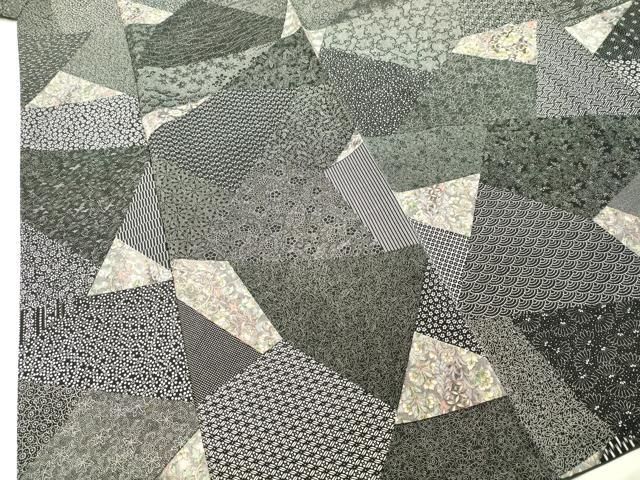 平和屋着物○伝統工芸士 染谷梅治 江戸小紋 切嵌更紗花文 黒地 さが美