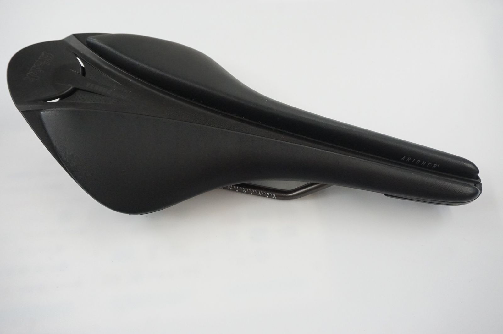 FIZIK フィジーク ARIONE R3 サドル | バイチャリ福岡店