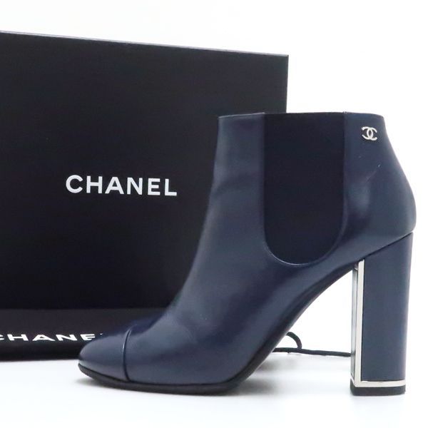 CHANEL　シャネル　マーク入りサイドゴアショートブーツ CHANEL ショートブーツ 36 サイドゴア レザー 紺 ネイビー 美品