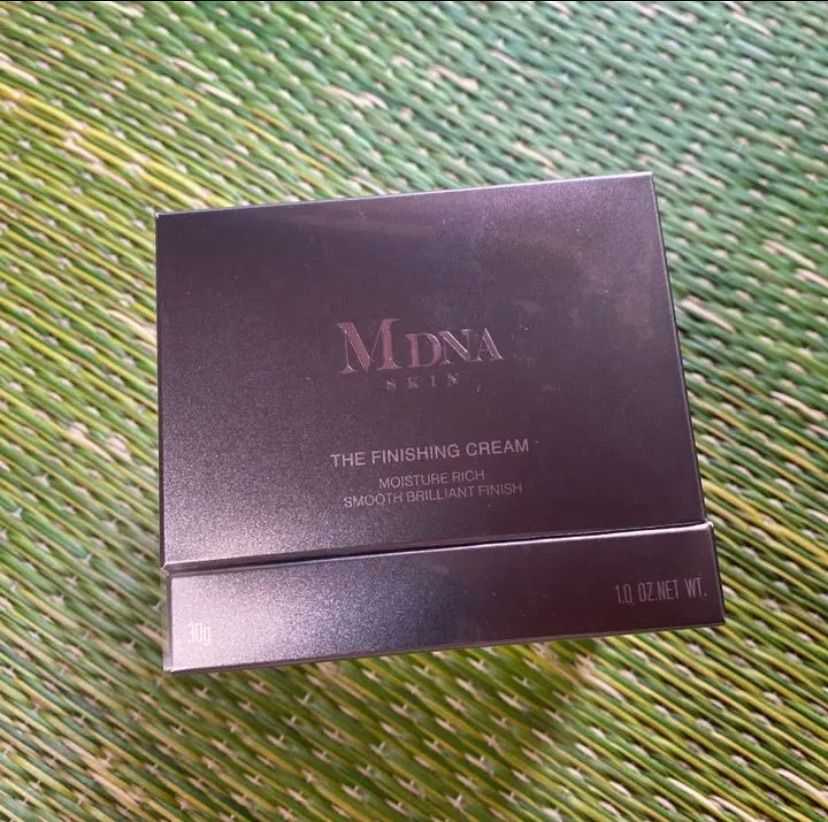 マドンナと共同開発「MDNA SKIN ザ フィニッシングクリーム」30g
