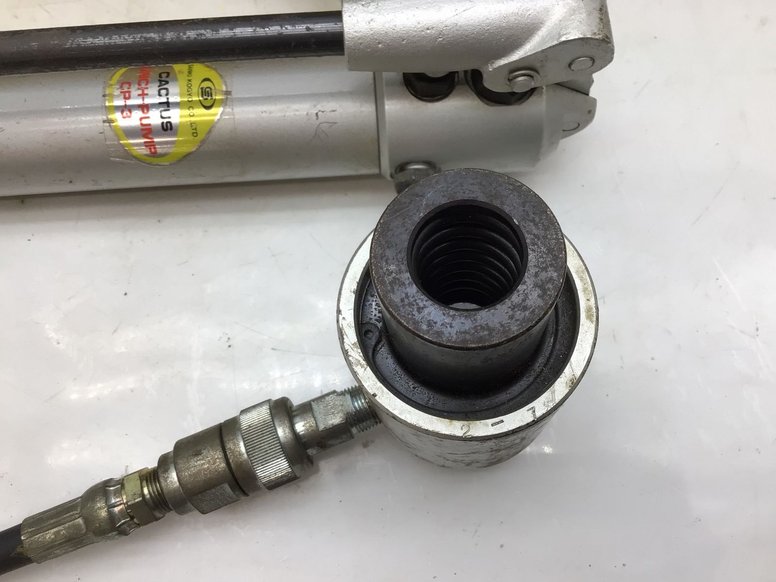 △CACTUS/カクタス 手動油圧パンチャー CP-3 油圧式鋼板穴あけ機/手動油圧ポンプ/カクタスパンチ ▼CACTUS カクタス 手動式 油圧ポンプ CP-3 パンチ　コマ6個柏店