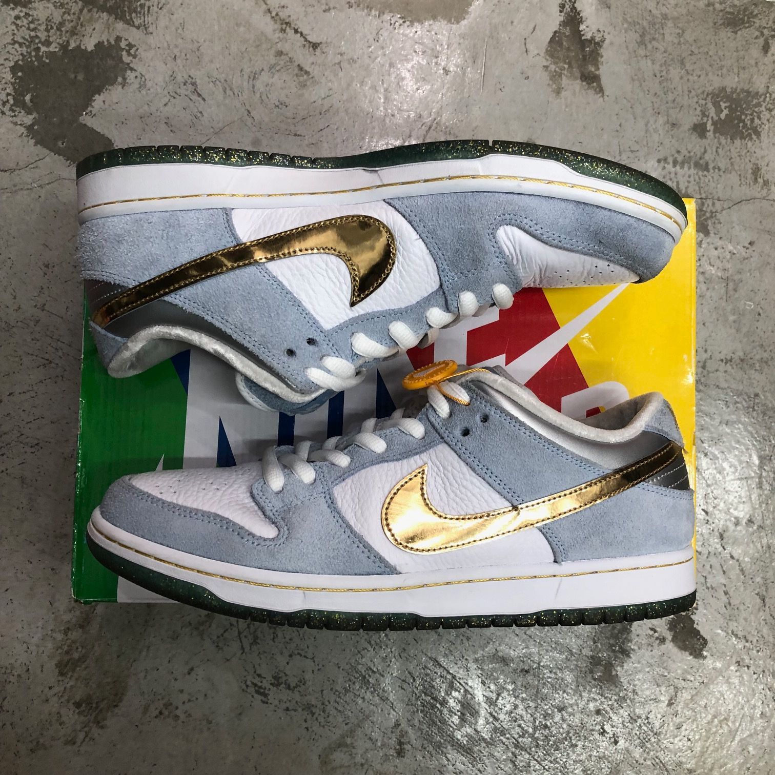 Sean Cliver Nike SB Dunk Low Holiday Special DC9936-100 ショーン 