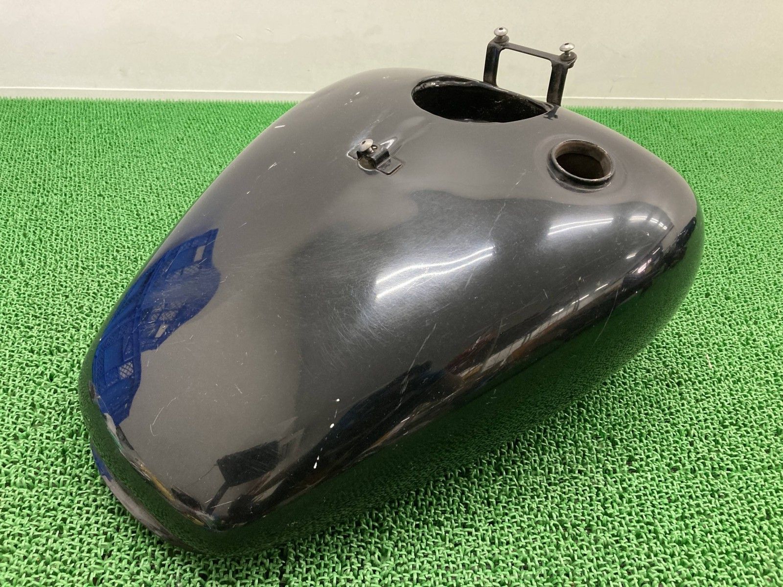 ドラッグスター400 タンク 黒 ヤマハ 純正 バイク 部品 4TR ノーマルガソリンタンク 修復素材に コケキズ無し 品薄 品 nK